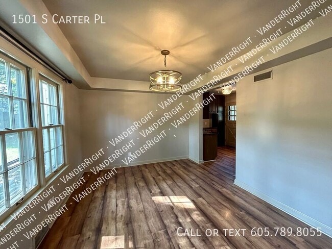 Building Photo - 1501 S Carter Pl
