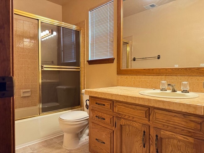 Building Photo - Mid-century Modern Garden Home!