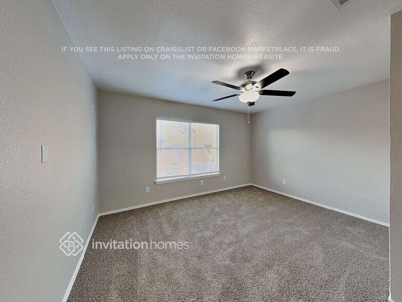 Building Photo - 1919 Carriage Club Dr