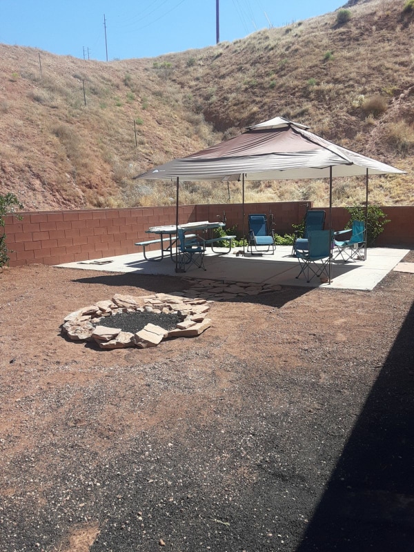 Building Photo - 219 700 N