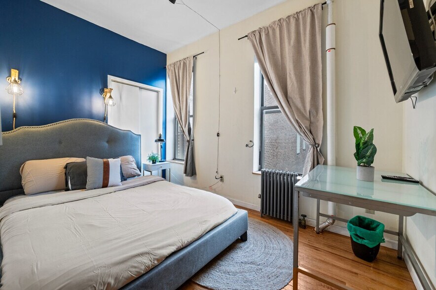 Building Photo - 690 9th Ave