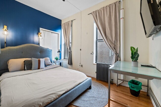 Building Photo - 690 9th Ave