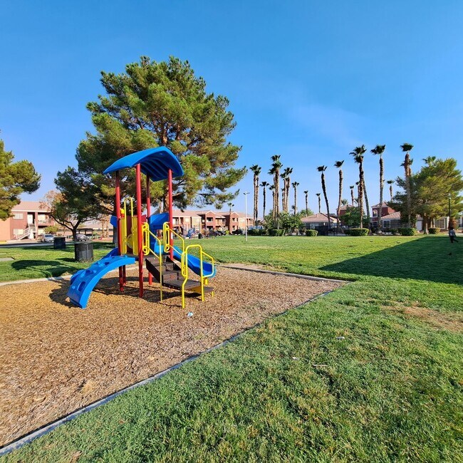Building Photo - Manzanita Condominium:  Three Bedroom Avai...