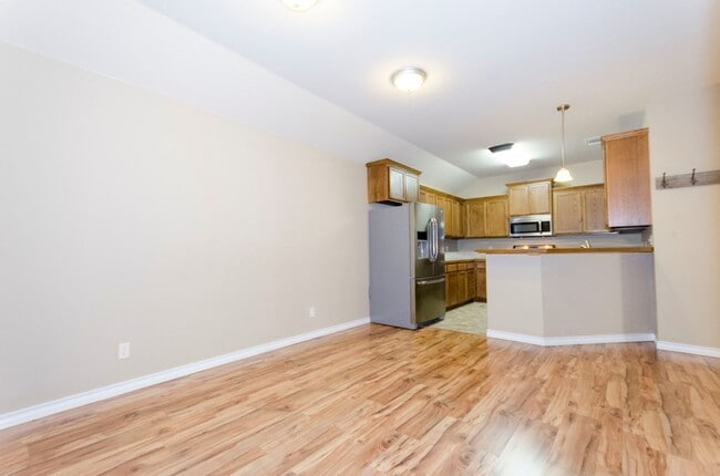 Building Photo - Beautiful Stone/Brick 3 Bedroom 2 Bath Home in Capitol Heights!!