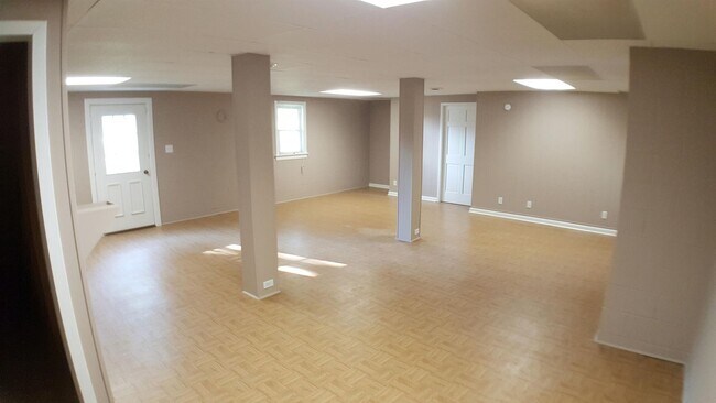 Building Photo - 521 Aurelia Lynn Dr