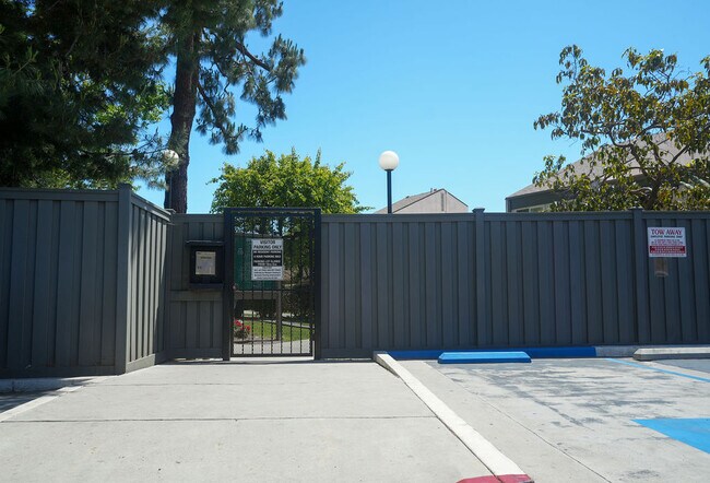 Building Photo - 4152 Mt Alifan Dr