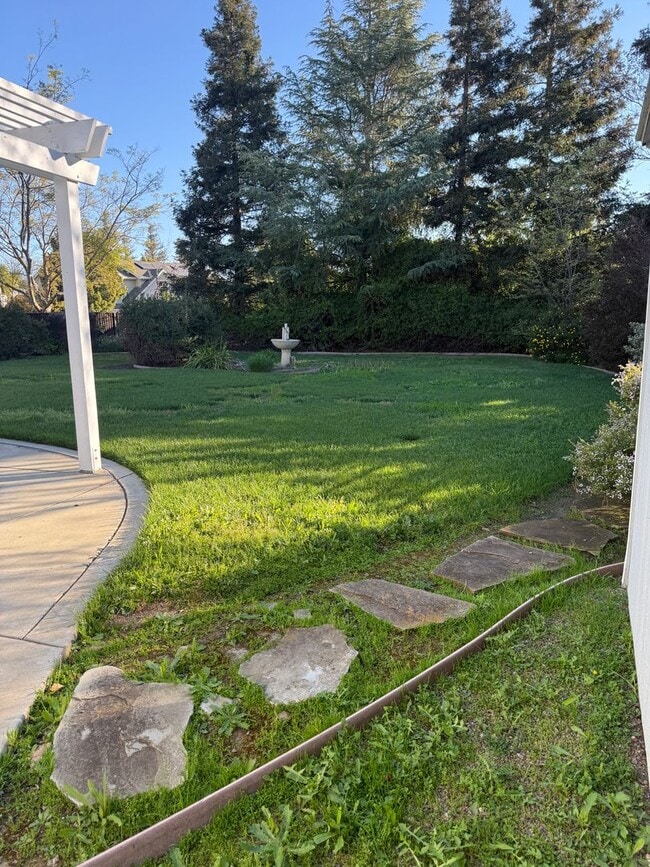 Building Photo - Park like setting