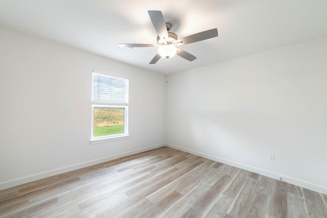 Building Photo - 4604 Estacada Dr
