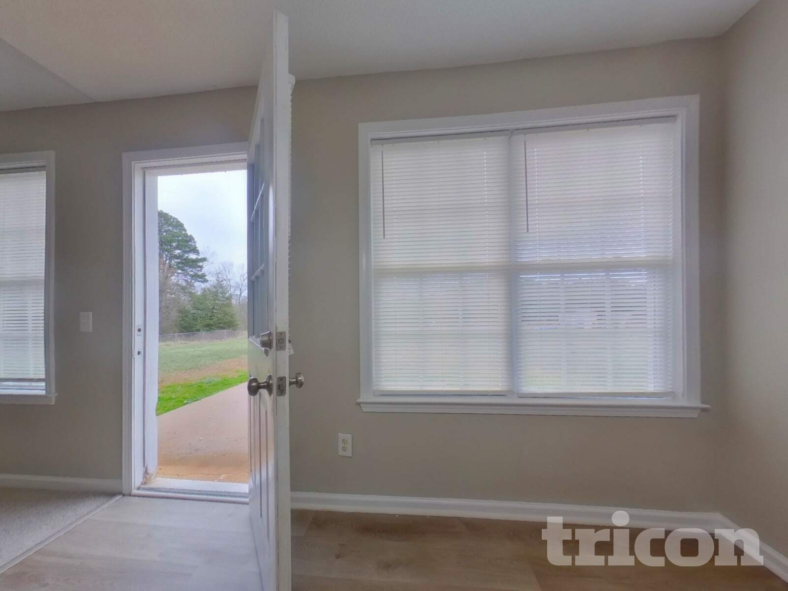 Building Photo - 962 Vera Ct