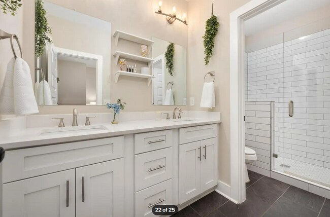 En suite bathroom #2 - 849 Cherokee Ave