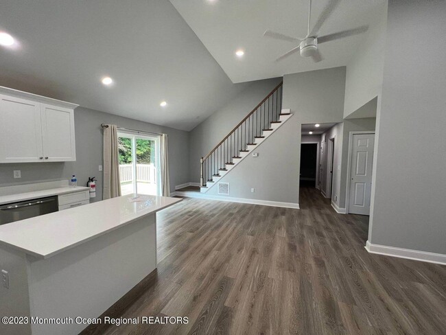 Building Photo - 18 Lasatta Ave