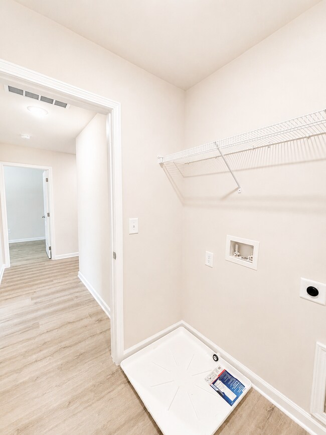 Building Photo - 201 Harvest Ridge Ln