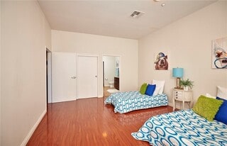 private room for rent - 435 W Center Street Promenade