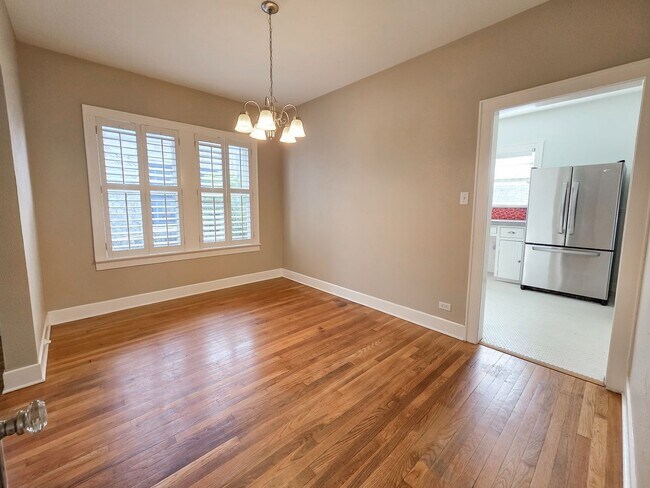 Building Photo - 3901 Red River St