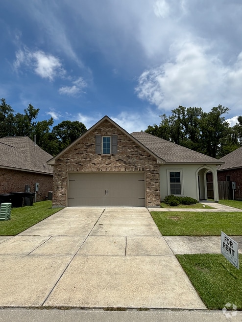 Building Photo - 7977 Brown Hickory Ave