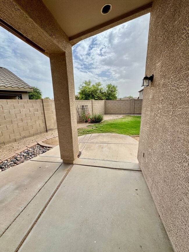Building Photo - 40228 N Patriot Way