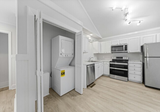 Building Photo - 114 Wayne Ave