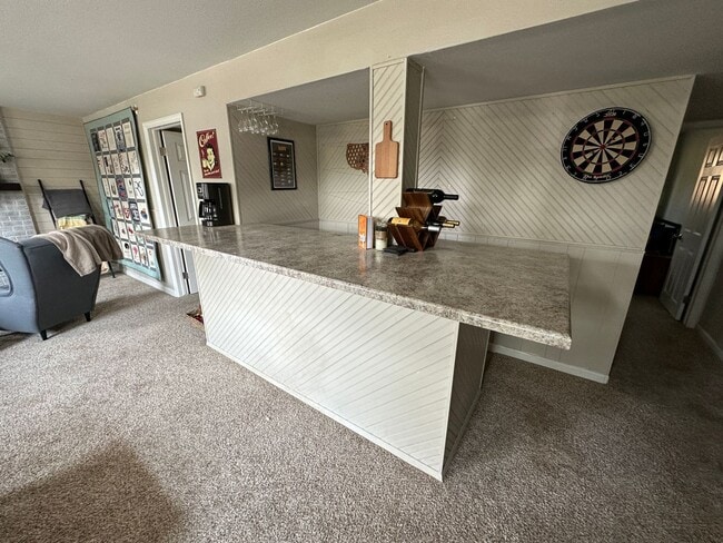 Building Photo - 4 BED 2 BATH HOME CLOSE TO PETERSON AFB & SCHRIEVER AFB!
