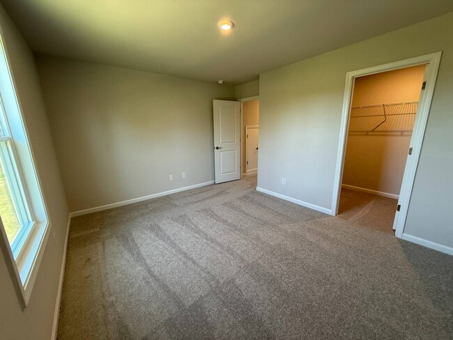 Building Photo - 749 Count Fleet Ct