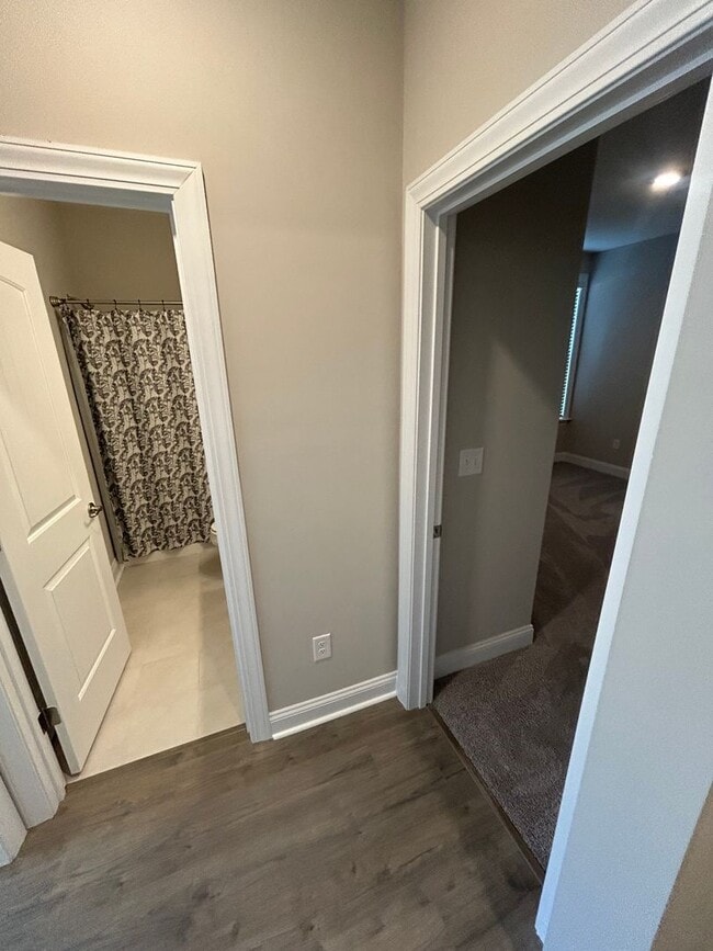 Building Photo - 585 Oyster Dr