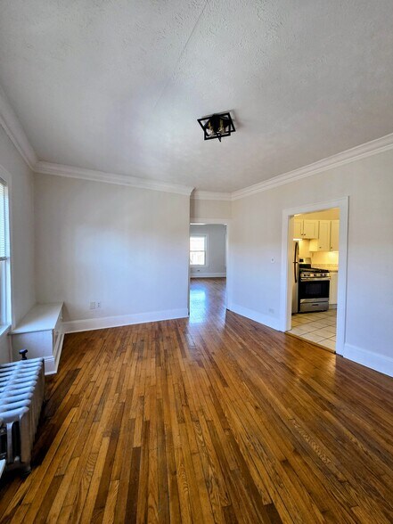 Dining room - Virginia Apartments