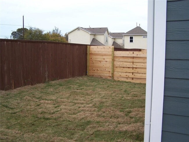 Building Photo - 2214 Capulet St