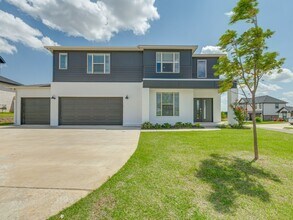 Building Photo - Beautiful New Construction Home in Edmond/...