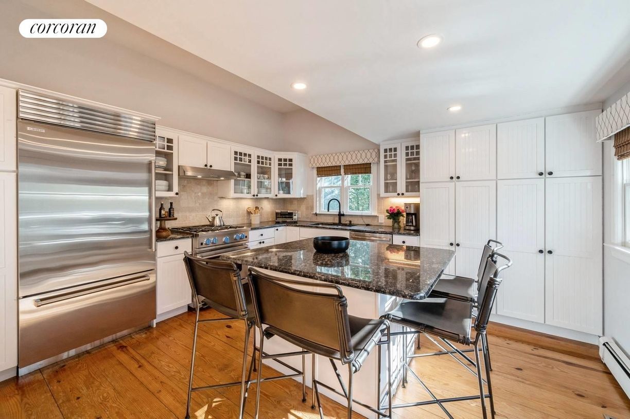 Building Photo - 70 Miller Ln E