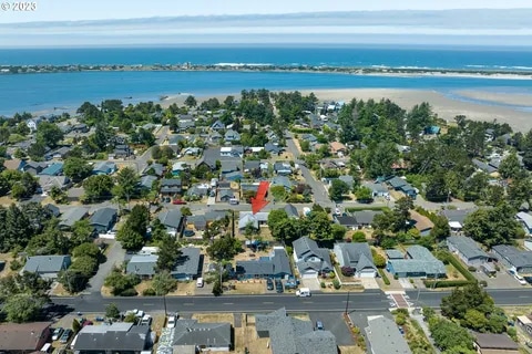 Building Photo - 6524 SW Harbor Ave