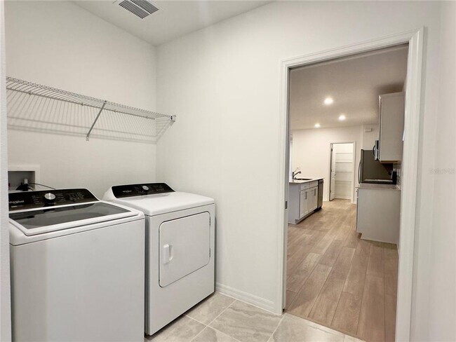 Building Photo - 4685 Citrus Cir