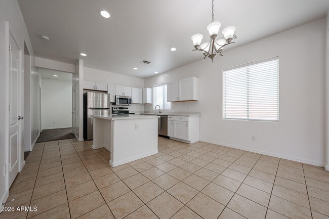 Building Photo - 41298 W Park Hill Dr
