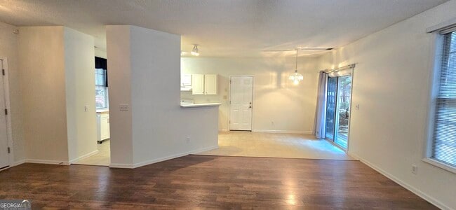 Building Photo - 45 Chemin Pl