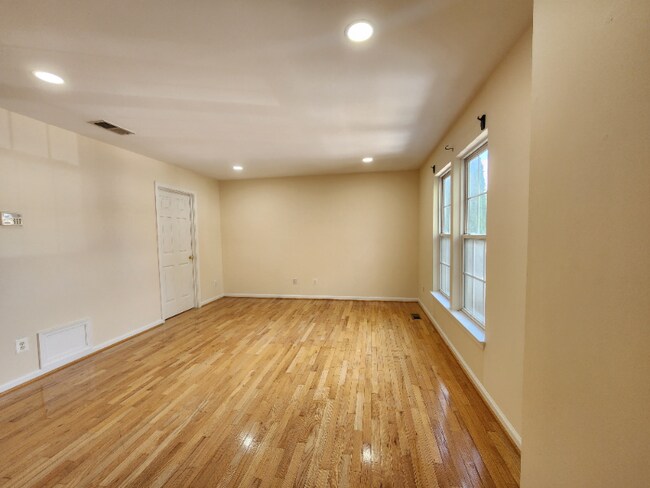 Building Photo - 14795 Links Pond Cir