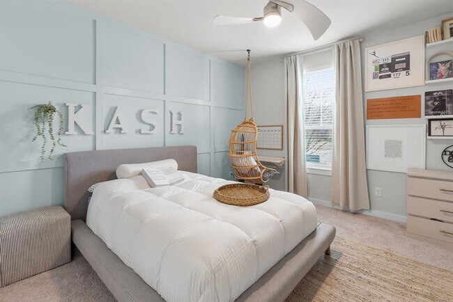 Building Photo - 823 Dreisam