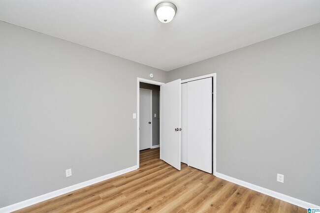 Building Photo - 236 Clifton St