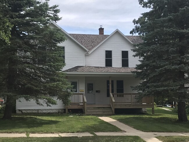 Primary Photo - 508 6th Ave E