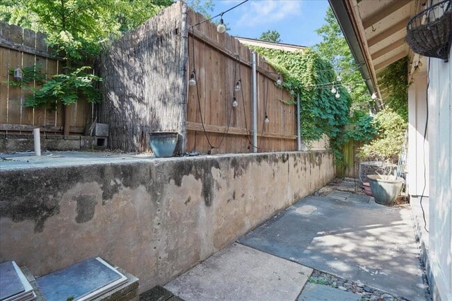 Building Photo - 5707 West Gate Blvd