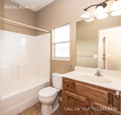 Building Photo - 2100 N 114th St