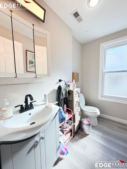 Building Photo - 62 Quint Ave