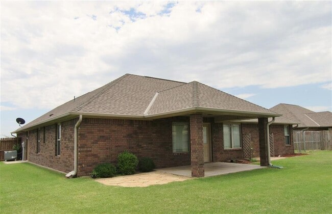 Building Photo - 1203 Brandi Dr