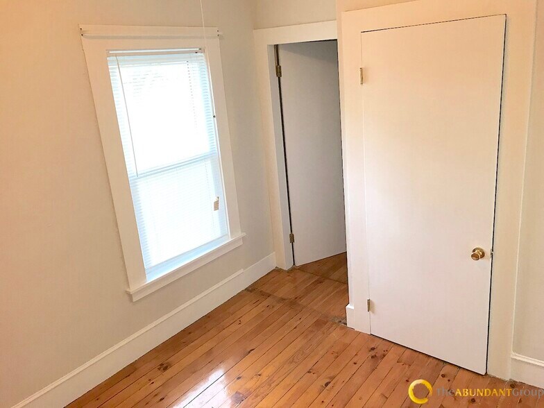 Building Photo - 16 Pinkham Pl
