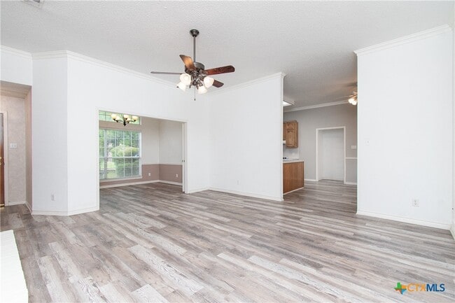 Building Photo - 524 Neches St