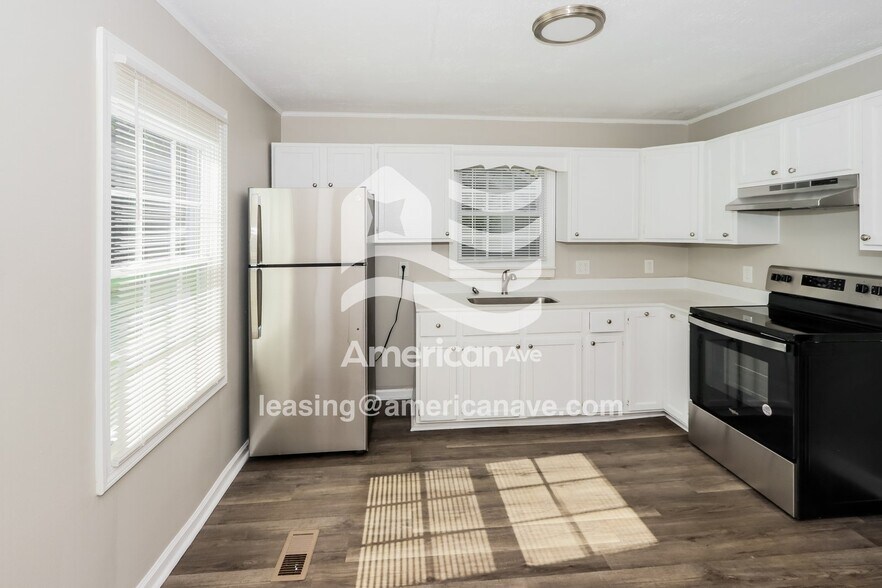 Building Photo - 104 Bowden Dr