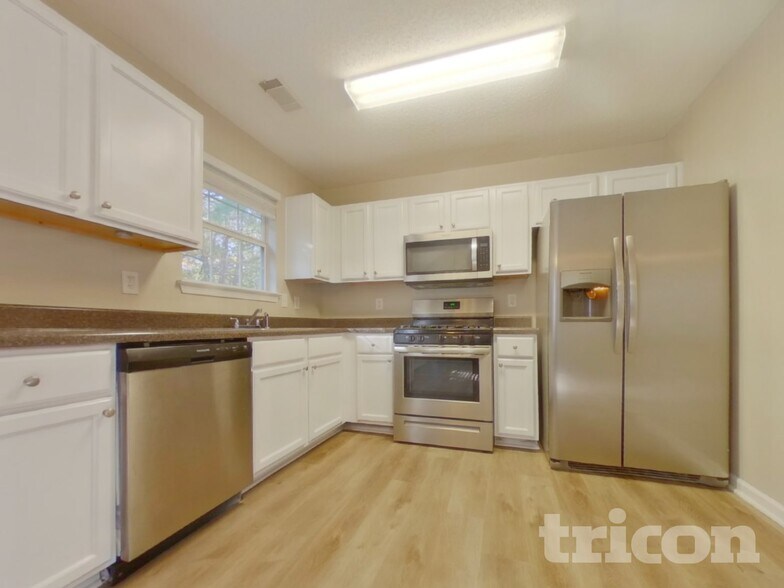 Building Photo - 138 Birchfield Way