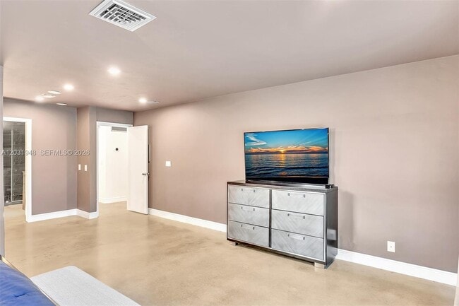 Building Photo - 5602 S Travelers Palm Ln