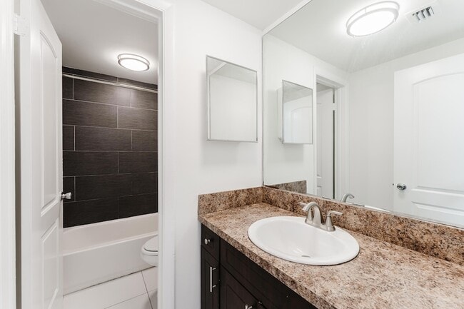 Building Photo - 606 NW 13th St