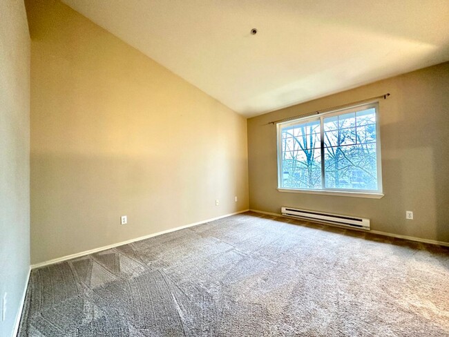 Building Photo - 2Bd/2.25Ba Mukilteo Condo