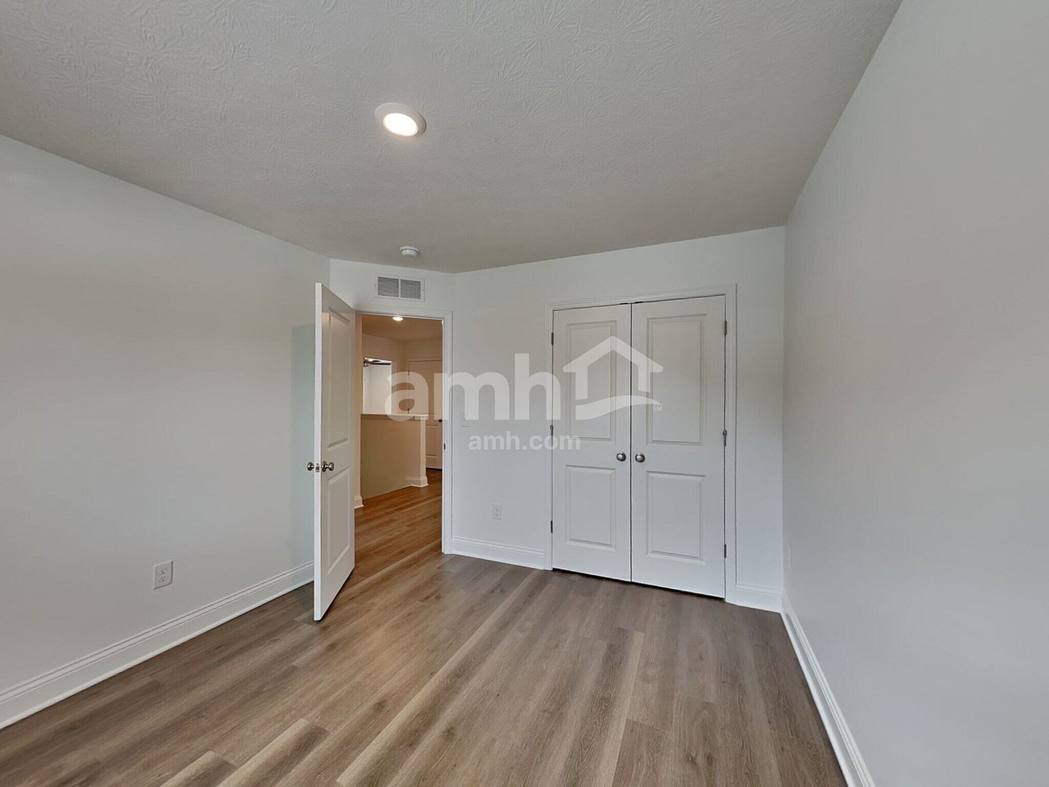 Building Photo - 306 Pne Hl Ct