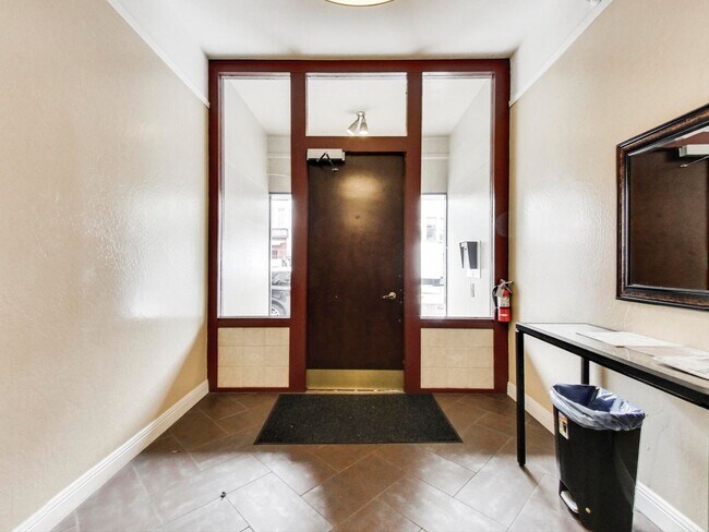 Building Photo - 2228 Union St