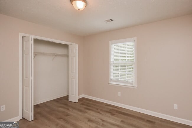 Building Photo - 2621 Laurel Woods Ln SE